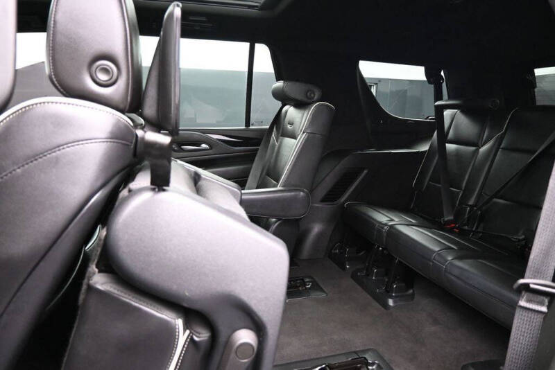 2023 Cadillac Escalade Sport