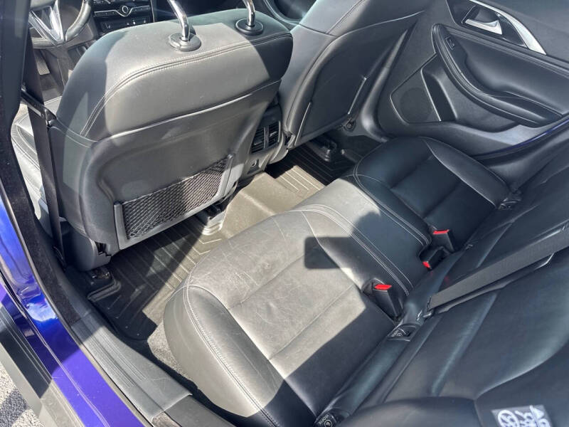 2017 Infiniti QX30 Luxury