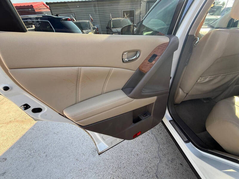 2011 Nissan Murano LE