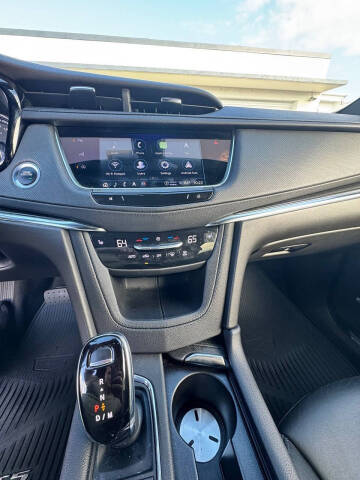 2022 Cadillac XT5 Premium Luxury