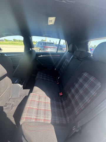 2017 Volkswagen Golf GTI SE