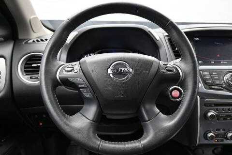 2017 Nissan Pathfinder SL
