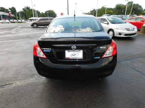 2012 Nissan Versa 1.6 SV