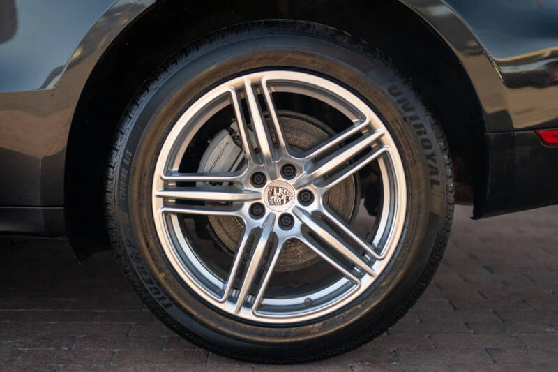 2017 Porsche Macan S