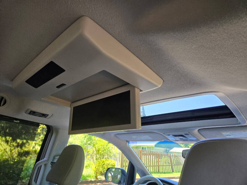 2012 Toyota Sienna XLE 8-Passenger
