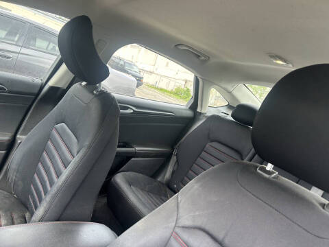 2015 Ford Fusion SE