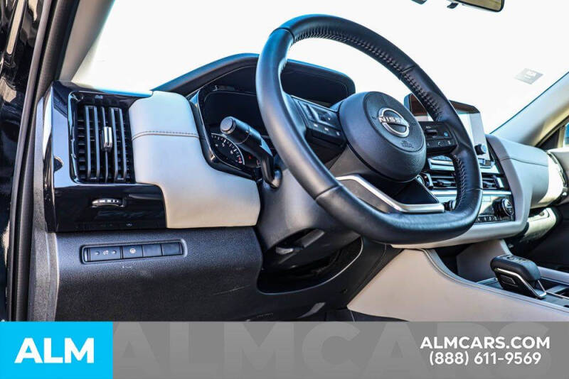 2024 Nissan Pathfinder SV