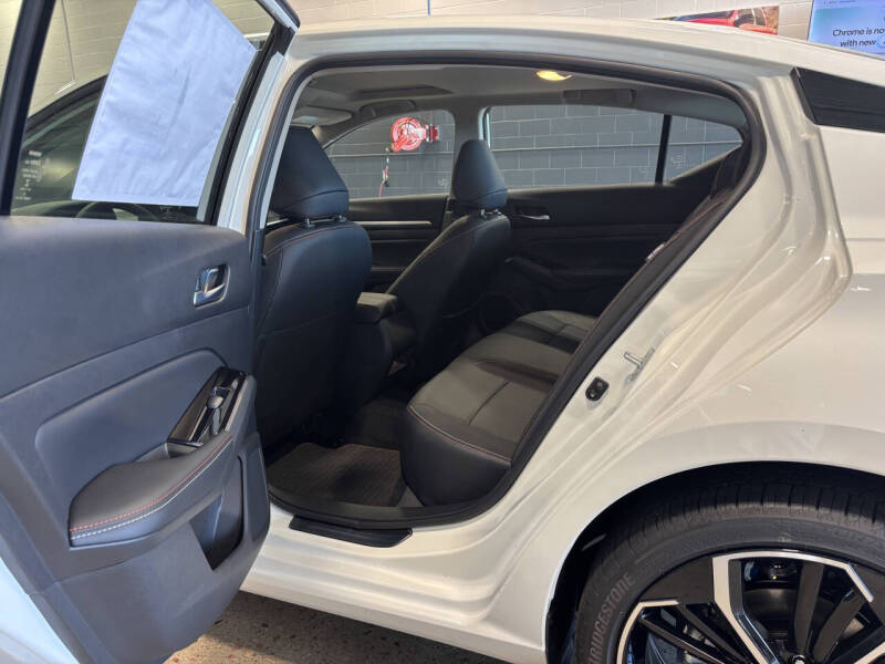 2025 Nissan Altima 2.5 SR