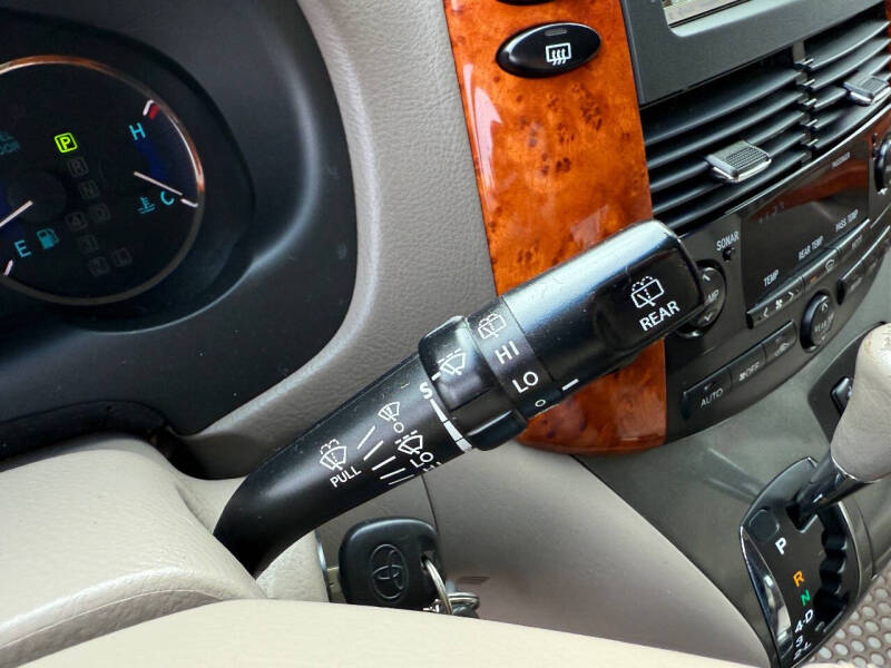 2007 Toyota Sienna XLE Limited 7-Passenger