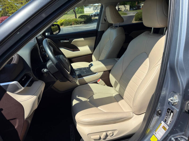 2022 Toyota Highlander XLE