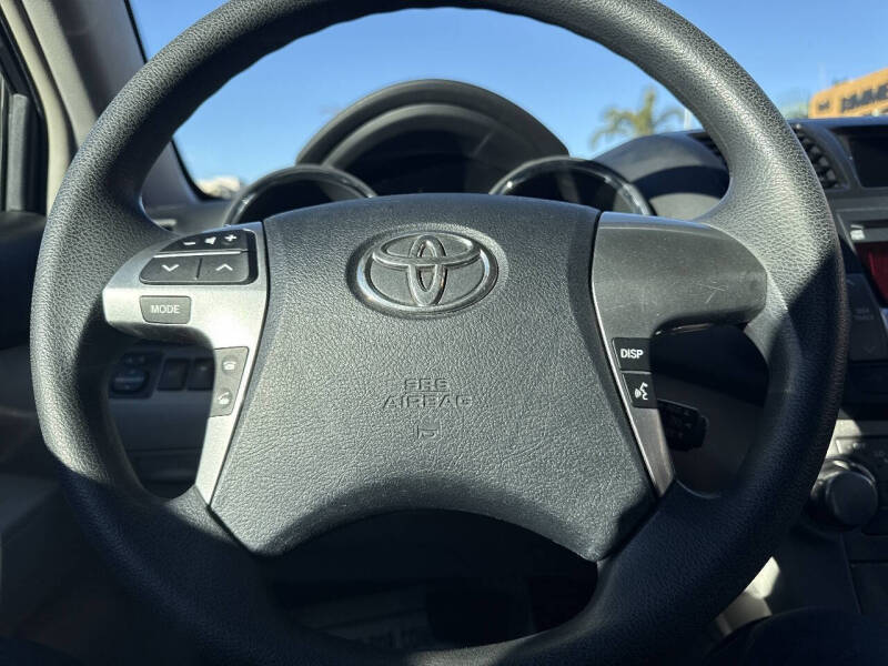 2011 Toyota Highlander SE