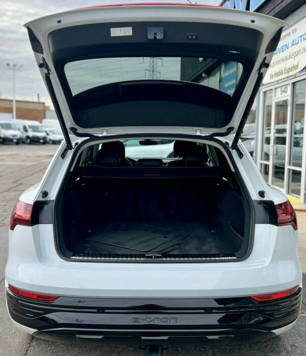 2024 Audi Q8 e-tron quattro Prestige