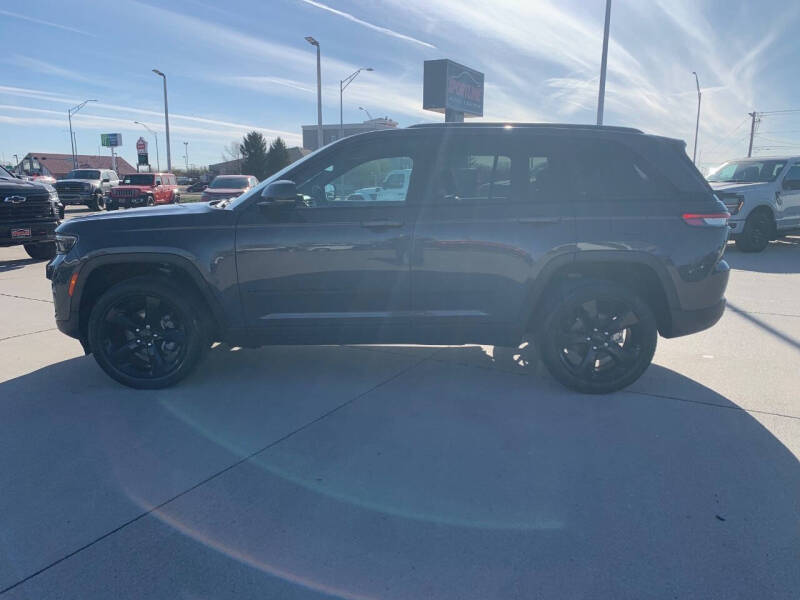 2024 Jeep Grand Cherokee Altitude