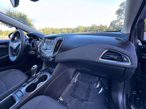 2017 Chevrolet Cruze LT Auto