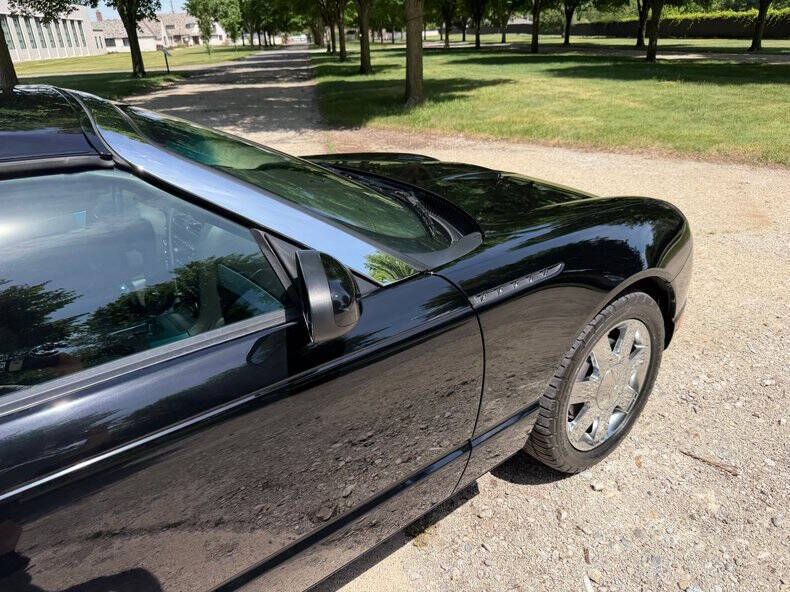 2002 Ford Thunderbird Deluxe