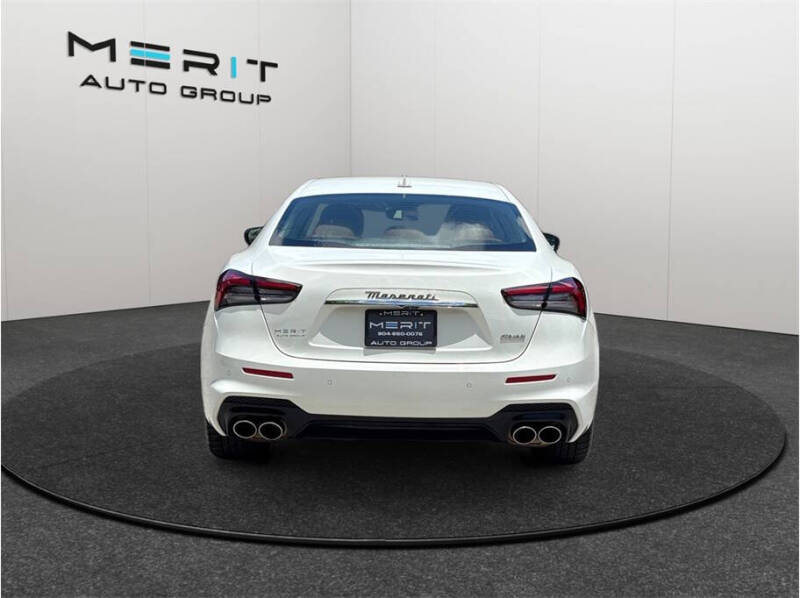 2022 Maserati Ghibli Modena