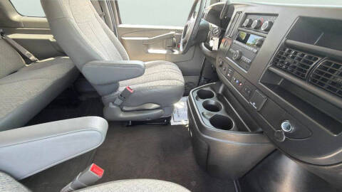 2025 Chevrolet Express LT 3500
