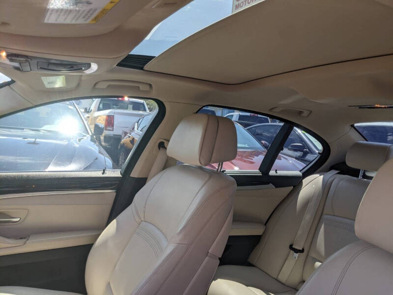 2014 BMW 5 Series 528i