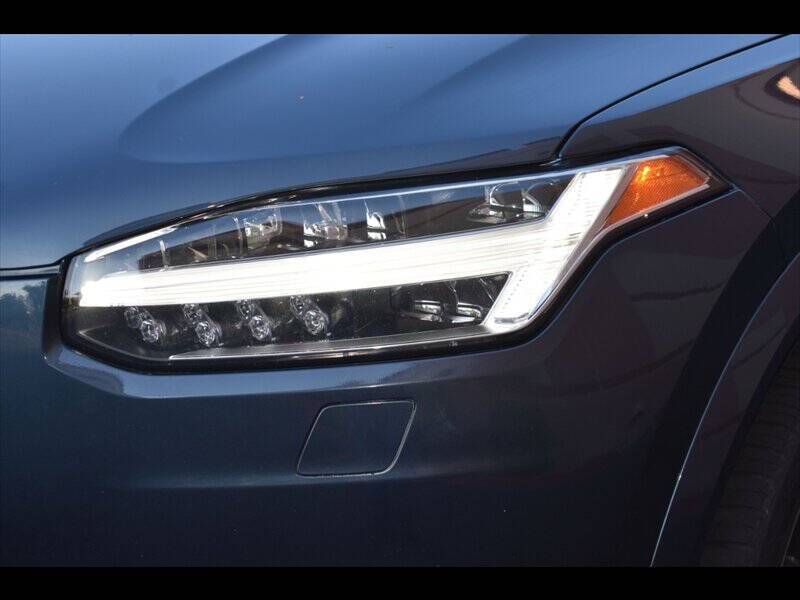 2018 Volvo XC90 T6 Momentum