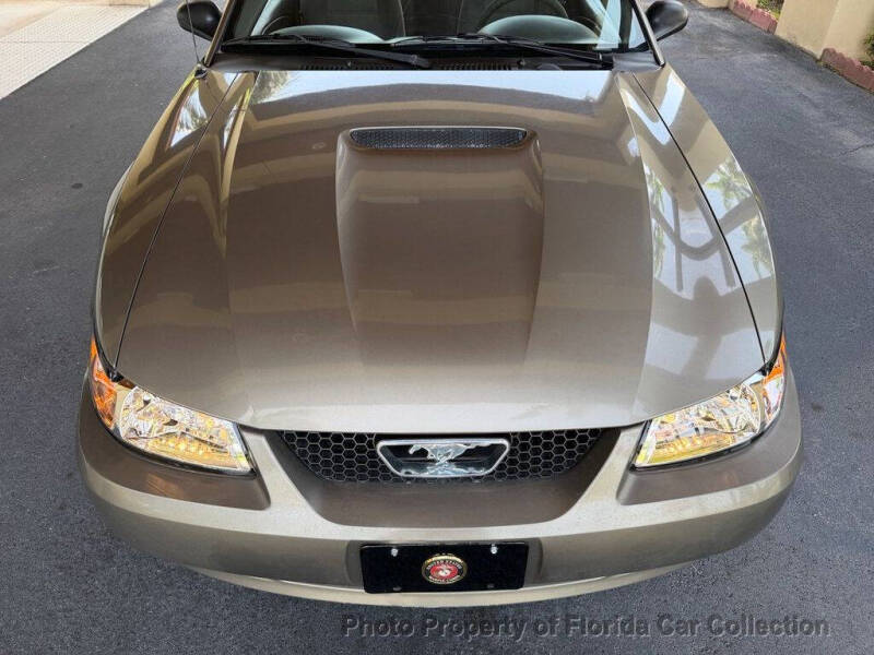 2002 Ford Mustang Deluxe