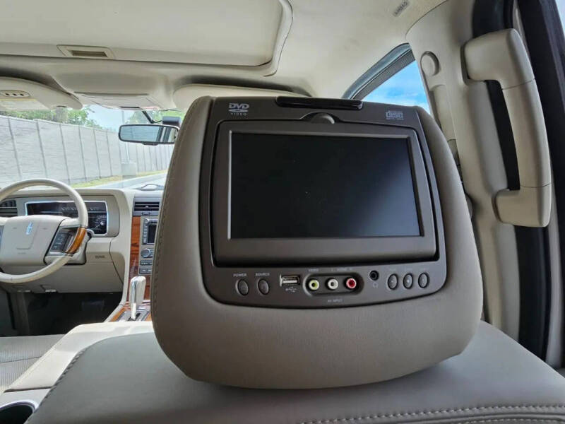 2012 Lincoln Navigator L