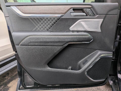 2024 GMC Acadia Denali