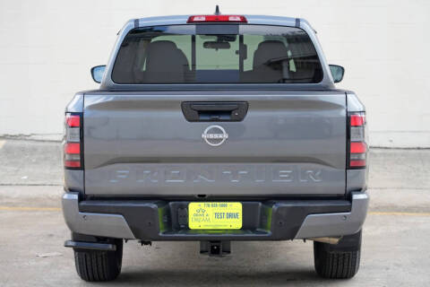 2025 Nissan Frontier SV