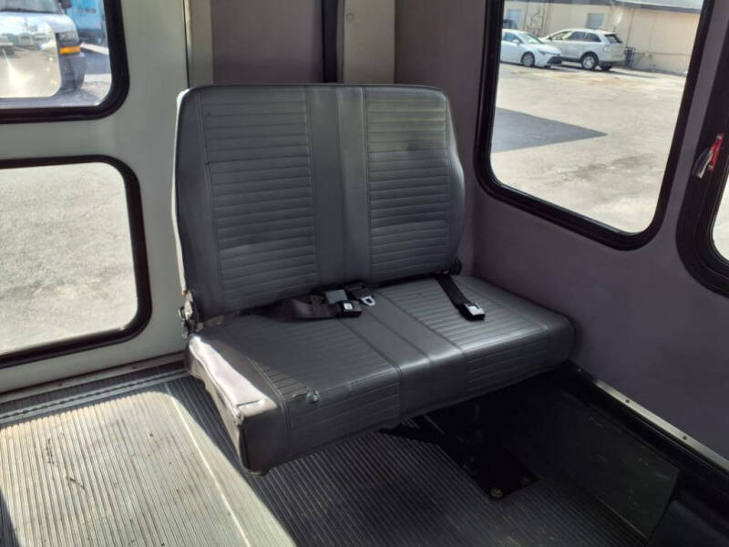 2021 Ford E-Series E-450 SD