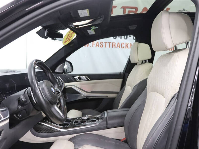 2023 BMW X7 M60i