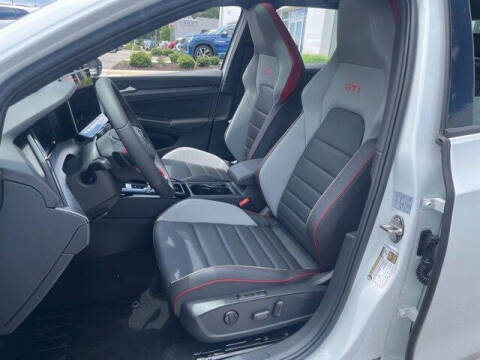 2025 Volkswagen Golf GTI SE