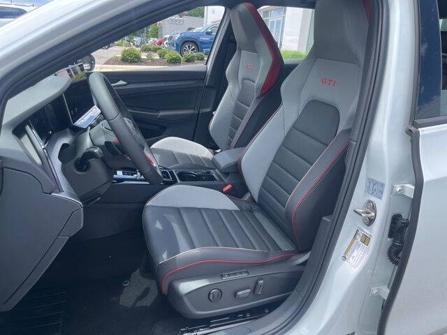 2025 Volkswagen Golf GTI SE