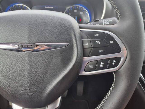 2025 Chrysler Voyager LX