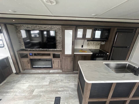 2021 Prime Time RV Avenger 28REI