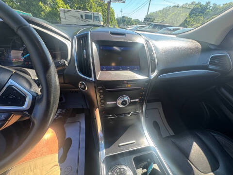2019 Ford Edge Titanium