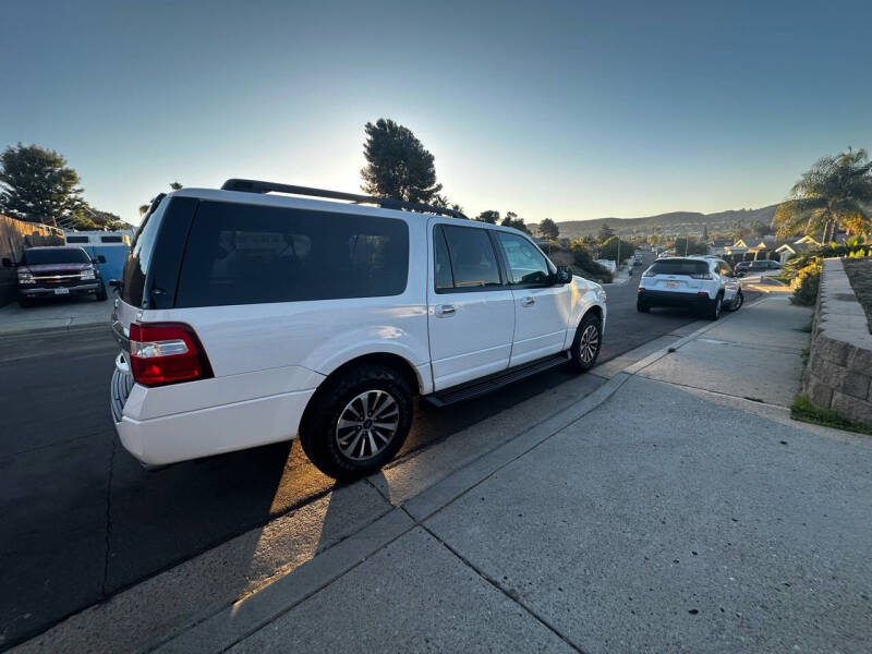 2016 Ford Expedition XLT photo 4