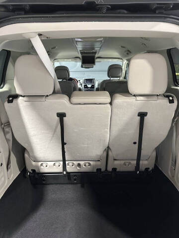 2013 Chrysler Town and Country Touring