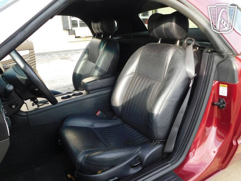 2004 Ford Thunderbird Deluxe