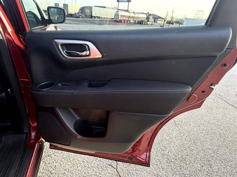 2017 Nissan Pathfinder SV