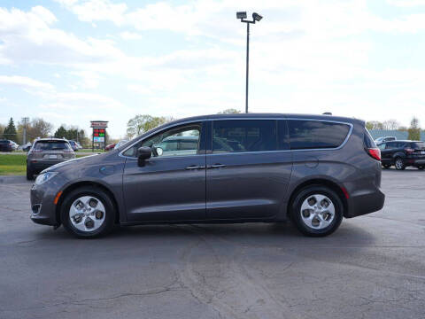 2017 Chrysler Pacifica Hybrid Touring Plus