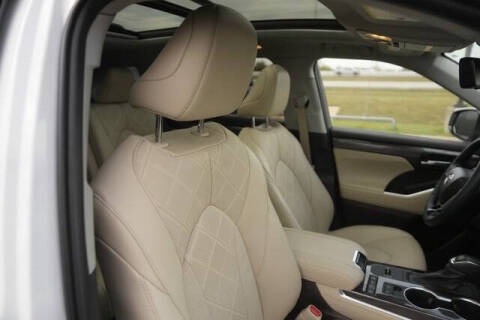 2022 Toyota Highlander Platinum