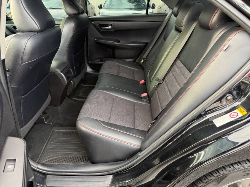 2017 Toyota Camry SE