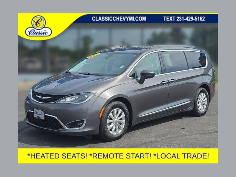 2017 Chrysler Pacifica Touring-L