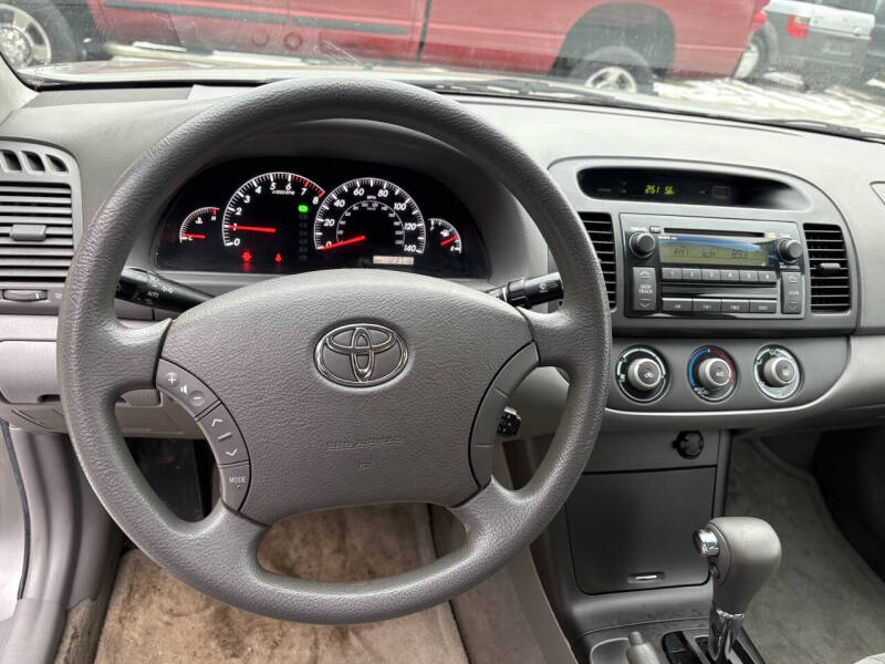 2005 Toyota Camry LE