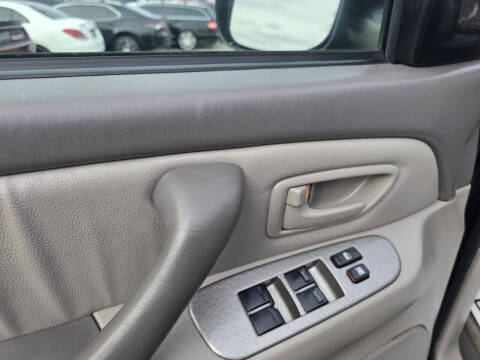 2004 Toyota Sequoia Limited