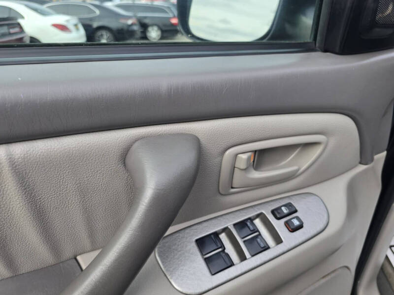 2004 Toyota Sequoia Limited