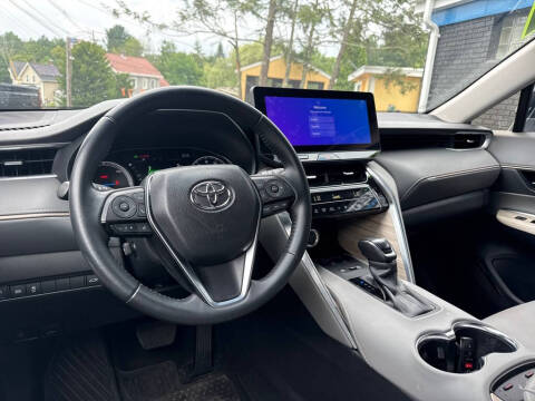 2024 Toyota Venza LE