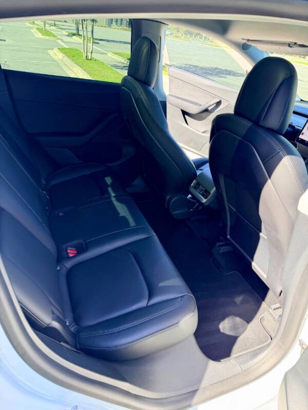 2021 Tesla Model Y Long Range - Photo 18