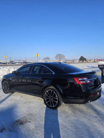 2018 Ford Taurus SEL