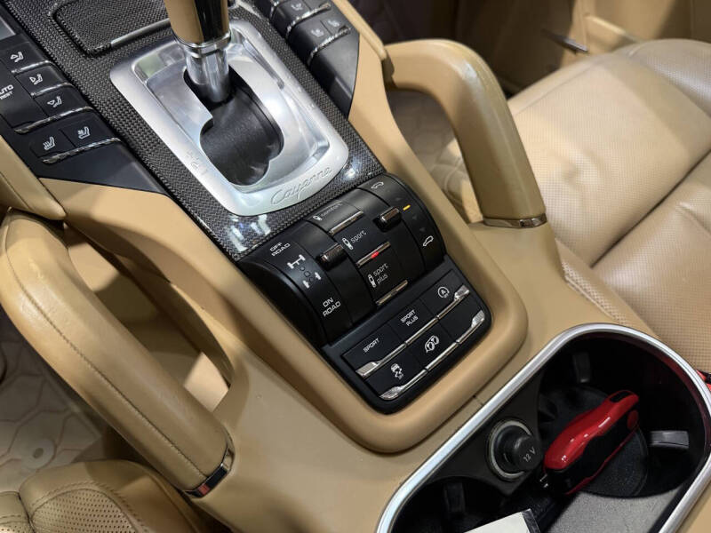 2017 Porsche Cayenne GTS