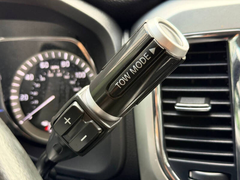 2019 Nissan Titan SV